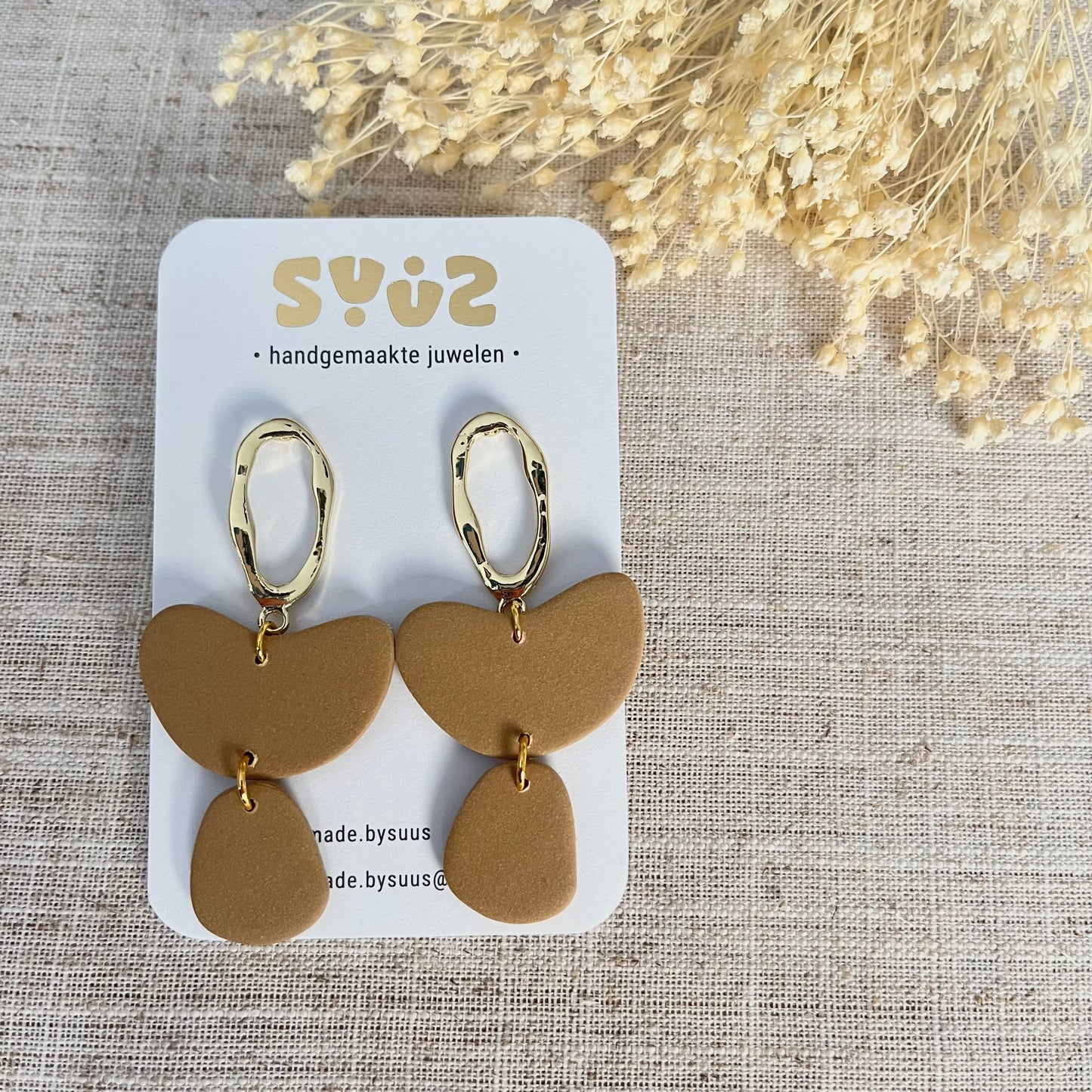 Grote hangers latte