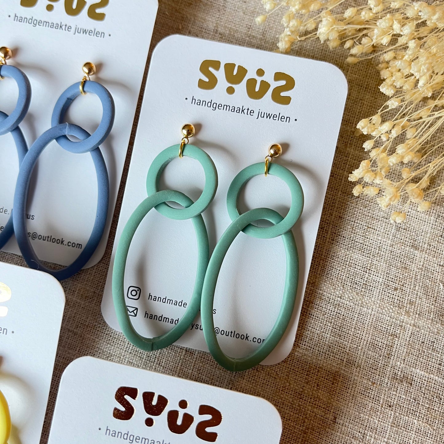 Hangers lang rond